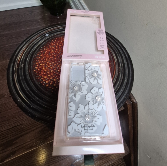 Kate Spade Samsung Galaxy Protective Hardshell. - Picture 7 of 12